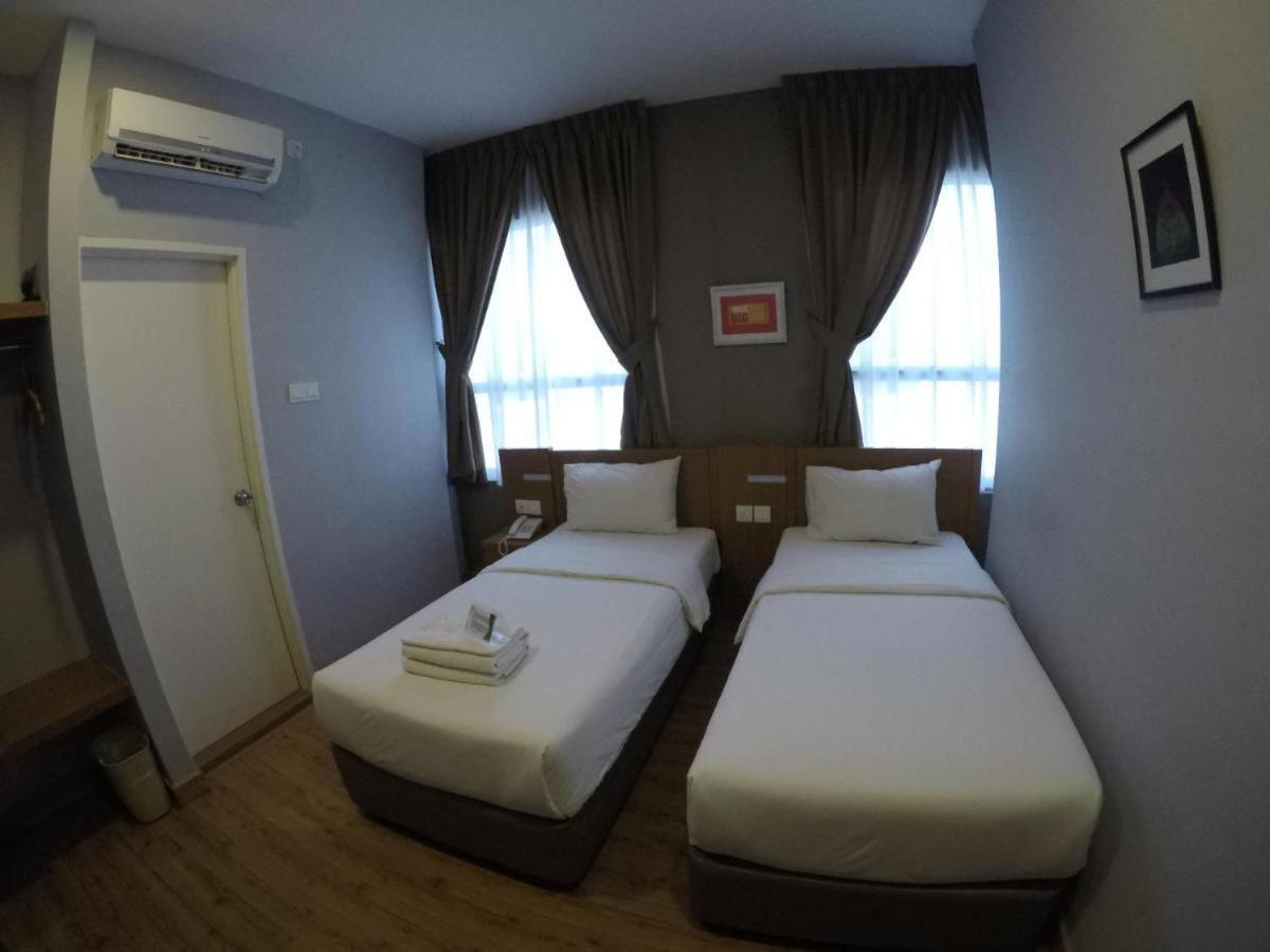 Golden Leaf Boutique Hotel Nusa Idaman Formerly Known As Ariana Hotel Джохор-Бару Экстерьер фото
