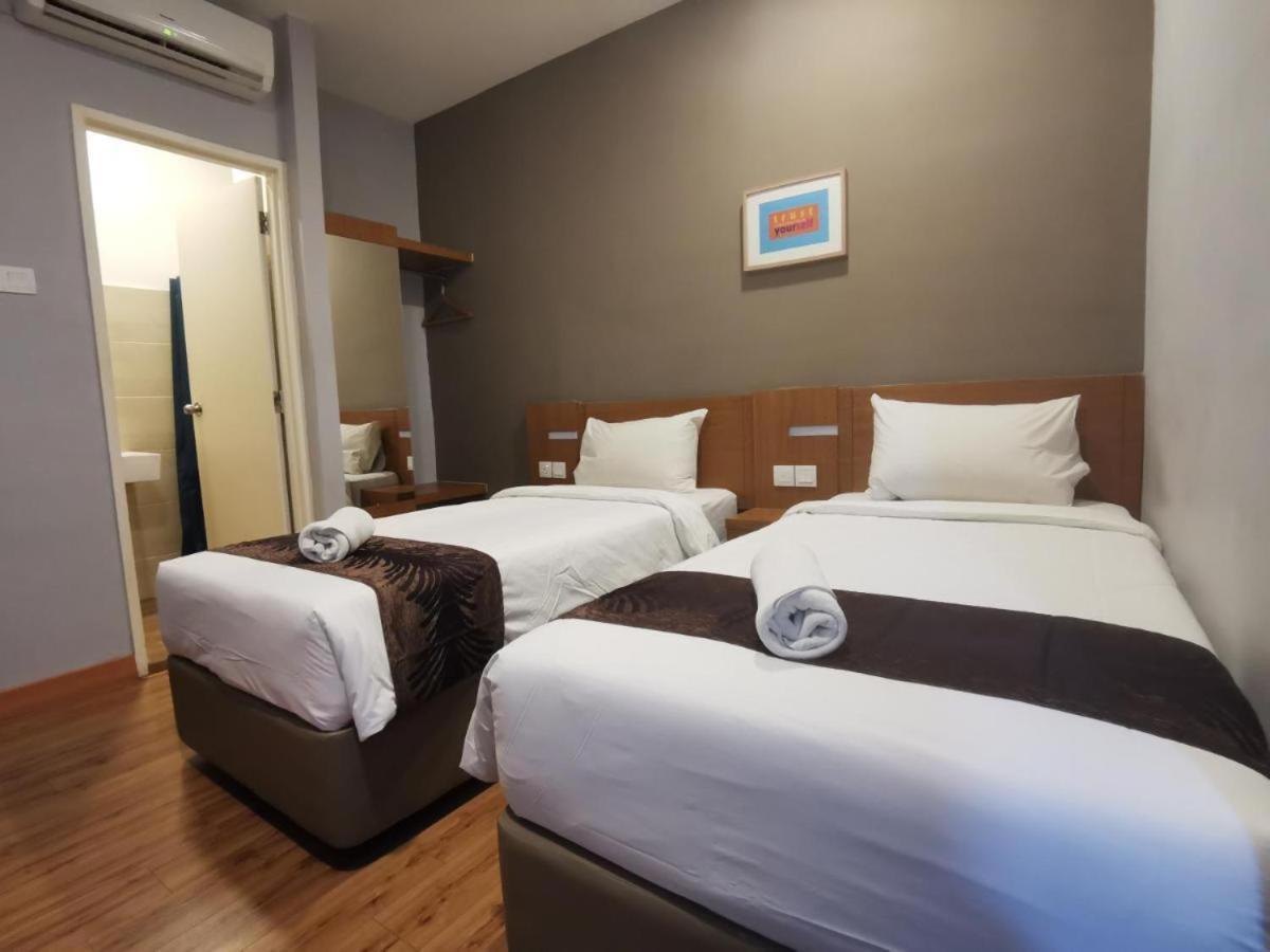 Golden Leaf Boutique Hotel Nusa Idaman Formerly Known As Ariana Hotel Джохор-Бару Экстерьер фото