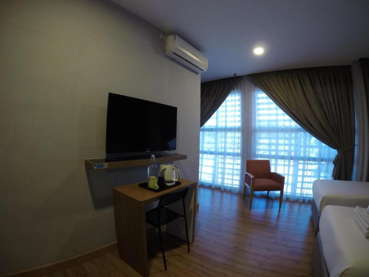 Golden Leaf Boutique Hotel Nusa Idaman Formerly Known As Ariana Hotel Джохор-Бару Экстерьер фото