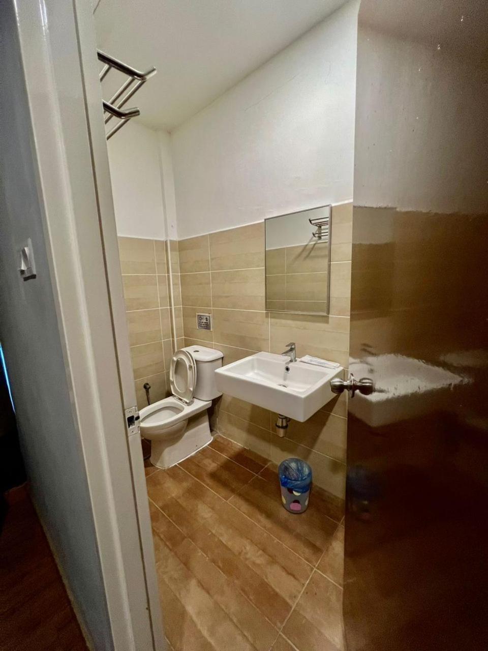 Golden Leaf Boutique Hotel Nusa Idaman Formerly Known As Ariana Hotel Джохор-Бару Экстерьер фото