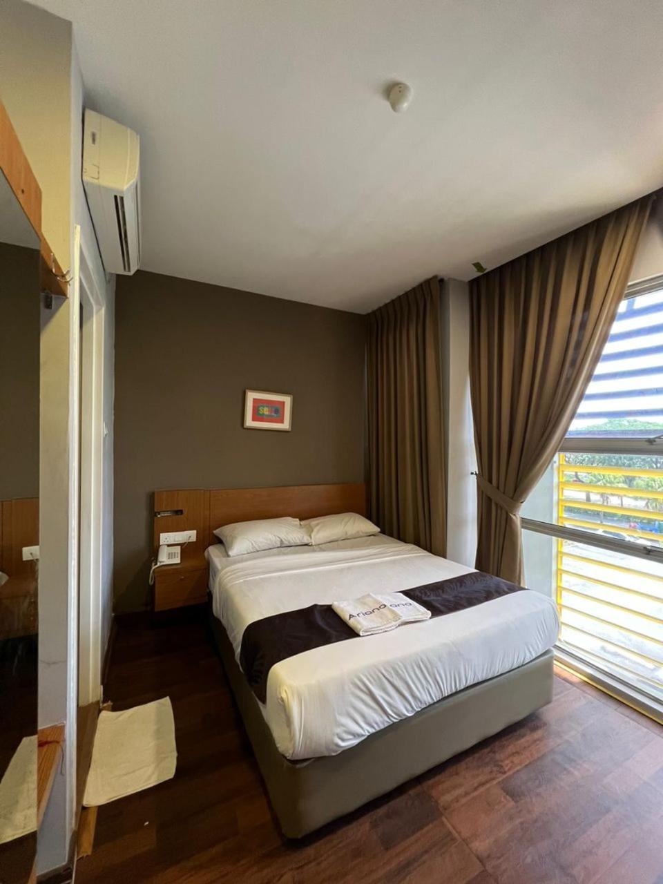 Golden Leaf Boutique Hotel Nusa Idaman Formerly Known As Ariana Hotel Джохор-Бару Экстерьер фото