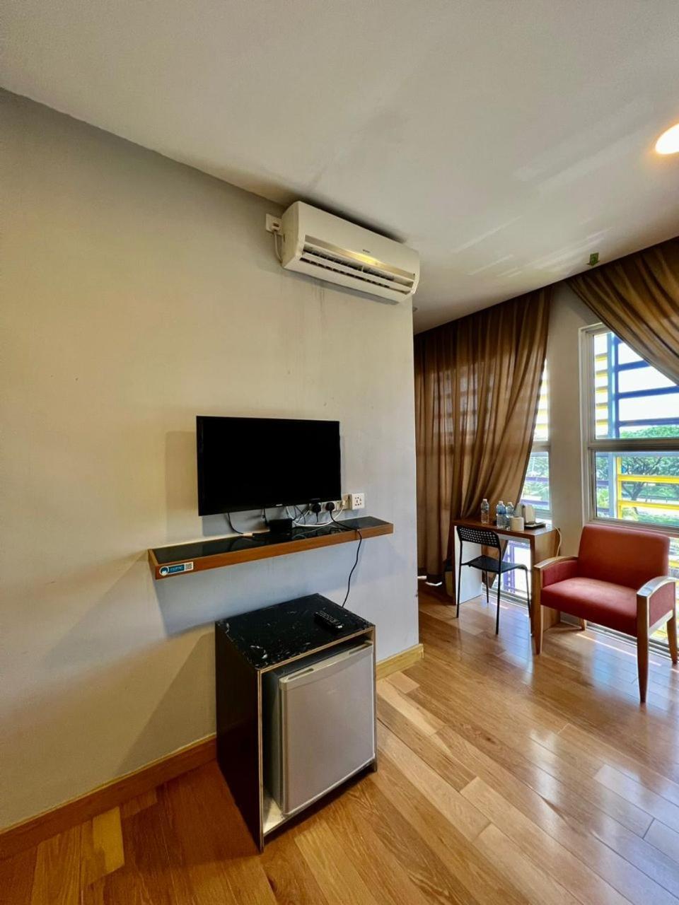 Golden Leaf Boutique Hotel Nusa Idaman Formerly Known As Ariana Hotel Джохор-Бару Экстерьер фото